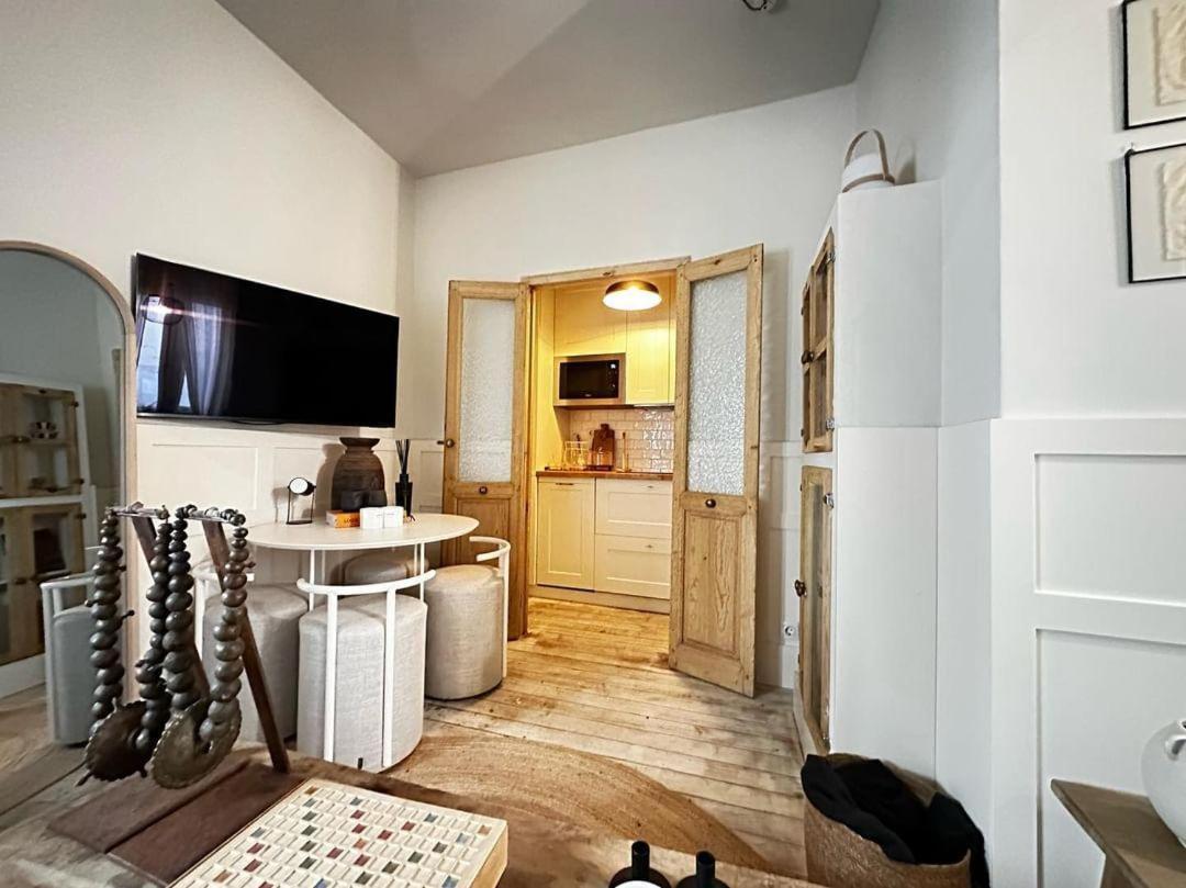 Boutique Embajadores Apartment Madrid Exterior photo